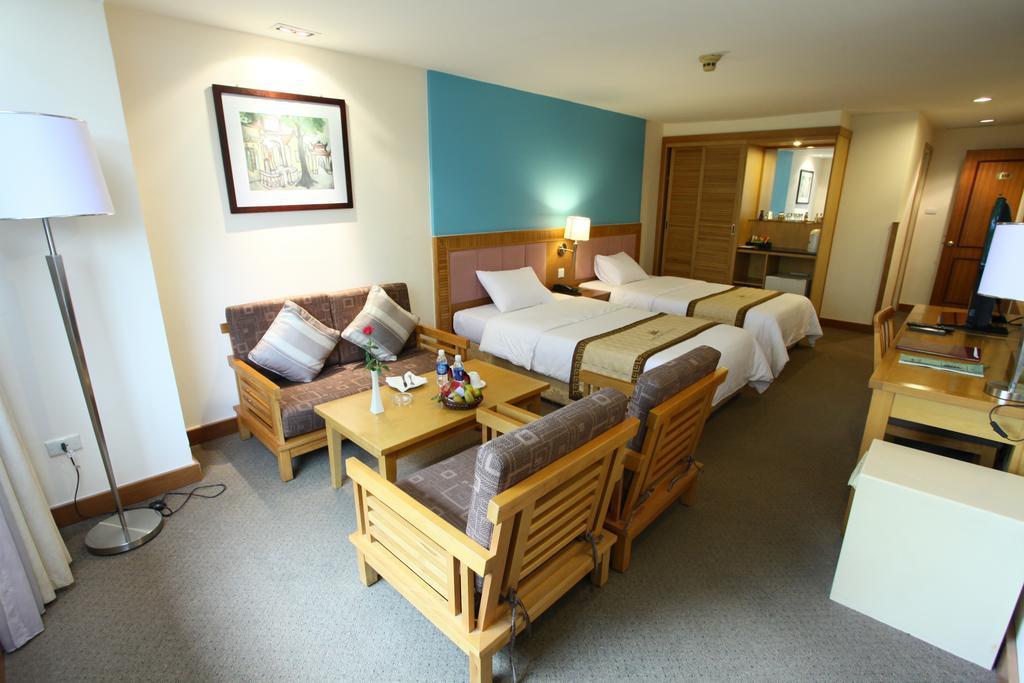 Galaxy Hotel 3*